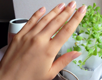 ツヤのある髪や爪をつくる